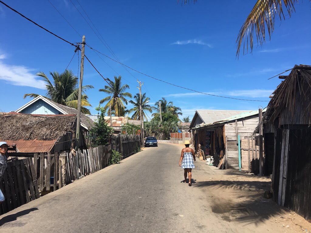 モロンダバ③バオバブ街道リベンジ!絶景とはこのことです。 Sali Abroad